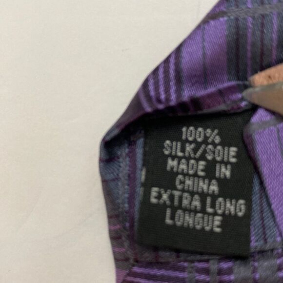 Calvin Klein mens wearhouse purple gray lavender 100%silk X long length 31 inch - Picture 6 of 6